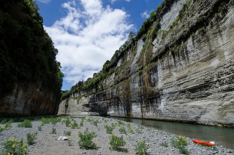 Photo of a bend in the Rangitīkei River, near Marton