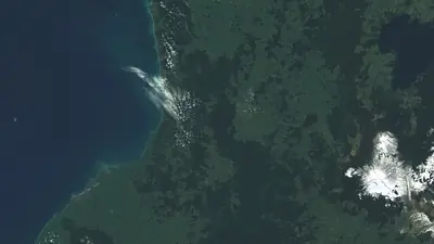 Photo of Mount Taranaki, above New Plymouth